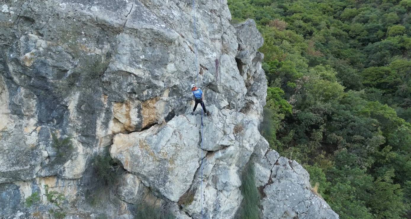 Dağların minik fatihleri: 4 çocuk sporcu 3 bin 500 metreye tırmandı