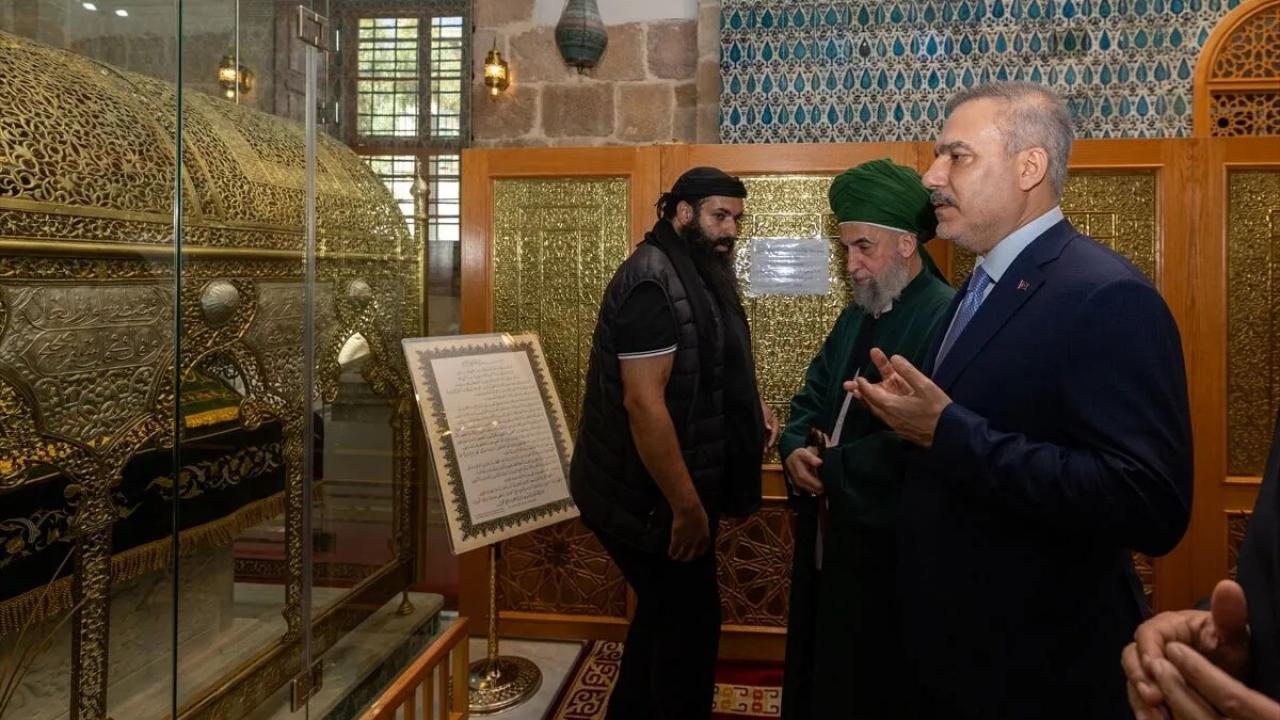 Bakan Fidan Suriye'de ziyaretlerde bulundu