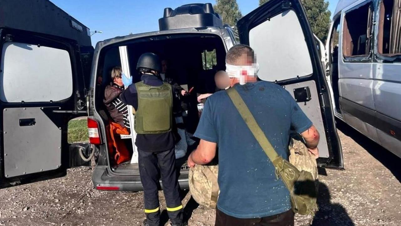 Yolcu otobüsü vuruldu: Çok sayıda ölü!