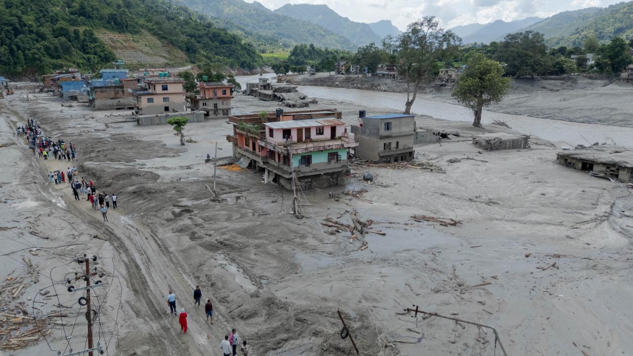 Nepal'deki sel felaketinde tablo ağırlaşıyor!
