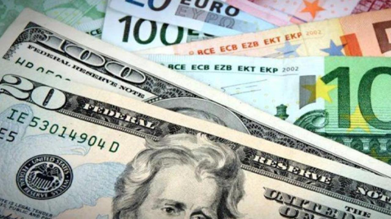 Dolar ve Euro'da günün ilk fiyatları...