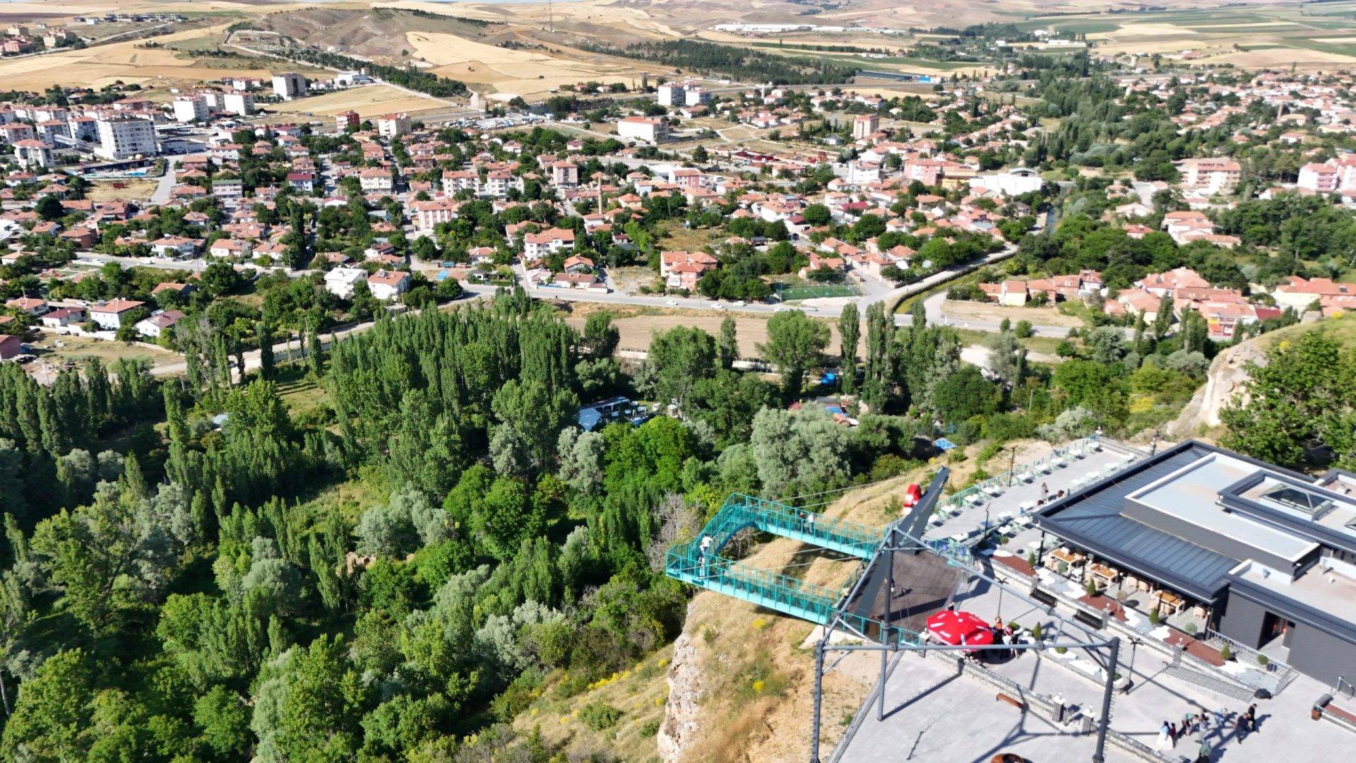 Yüzbinler ziyaret etti: Kayseri’deki nefes kesen cam teras ziyaretçilerin favorisi oldu