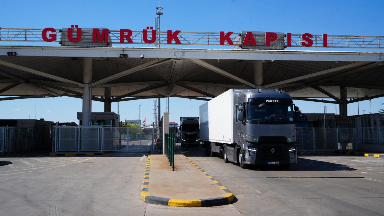 Bakan Yumaklı'dan Schengen vizesi sorununa ilişkin açıklama