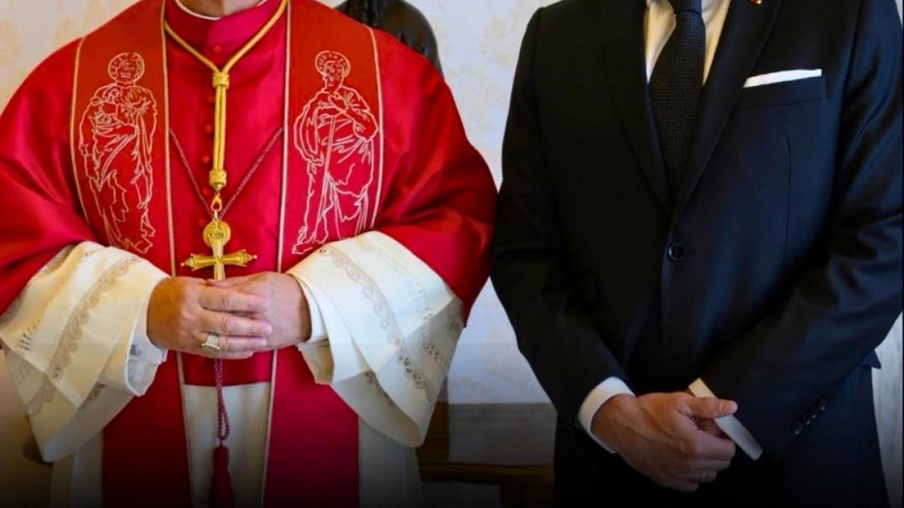 Papa'dan Fransa'ya 18 yıl sonra ilk ziyaret