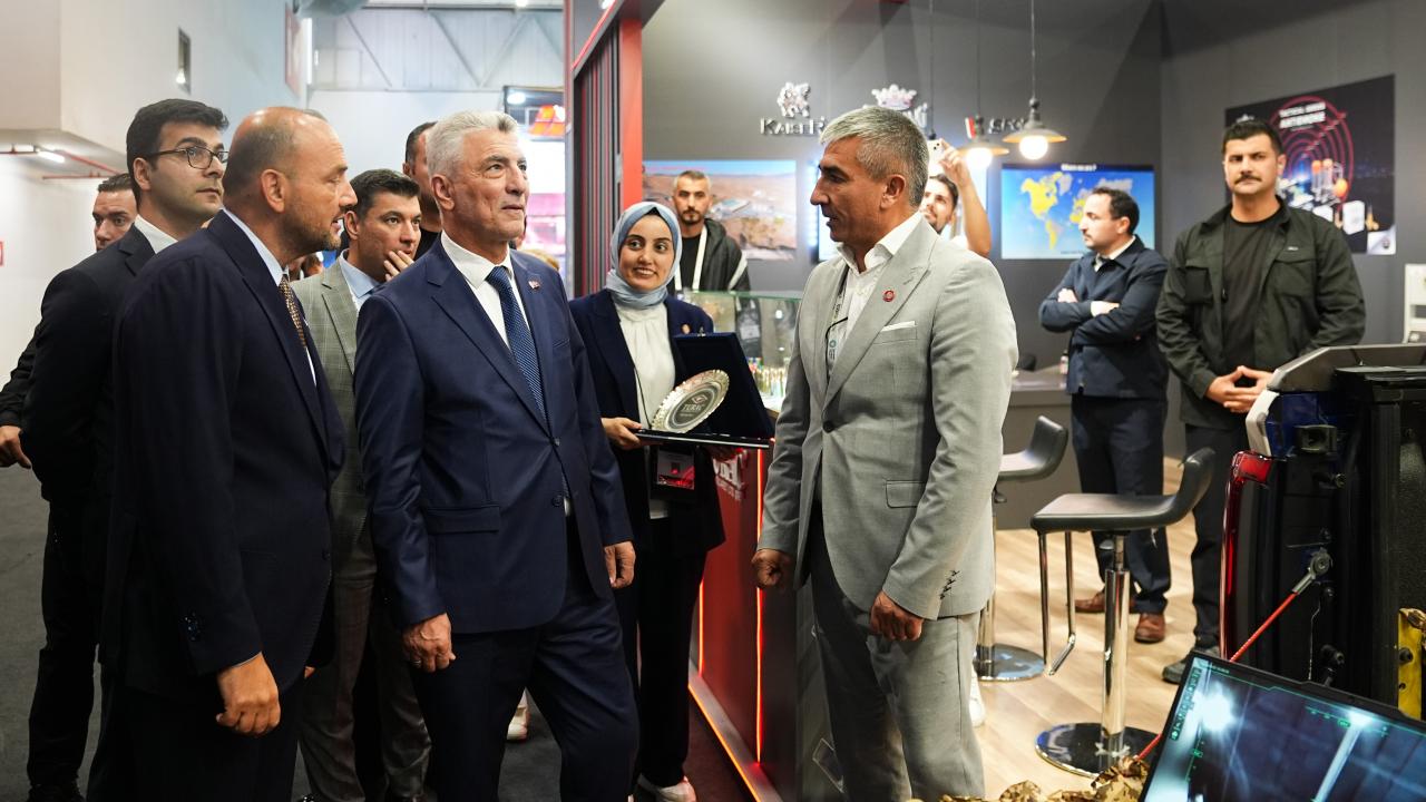 Ticaret Bakanı Bolat'tan EXPO 2026'ya ziyaret