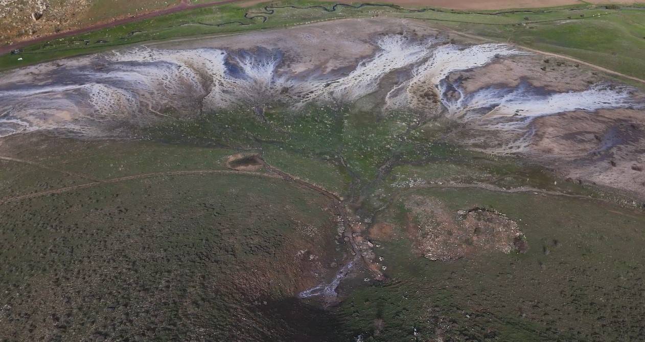 Erzincan’ın bilinmeyen travertenleri: Ağ Nene Tepesi hikayesi ile dikkat çekiyor
