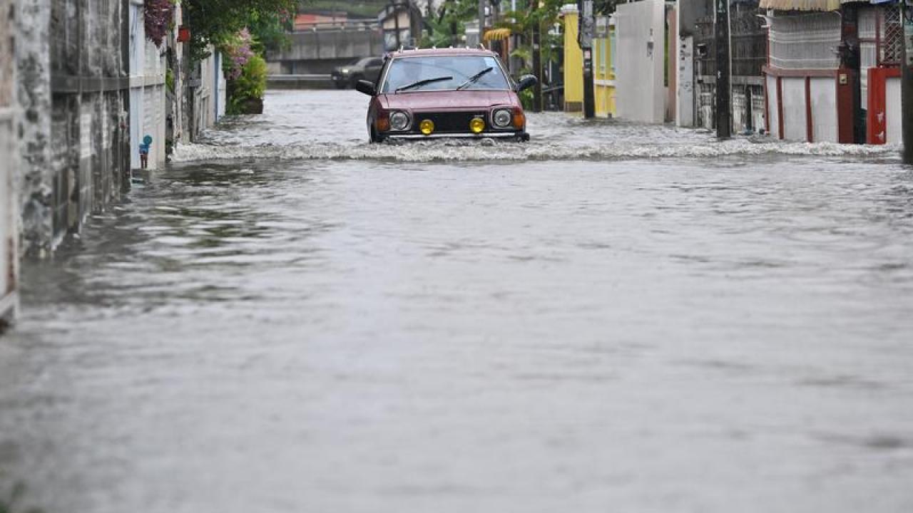 Tayland'da sel 23 can aldı!