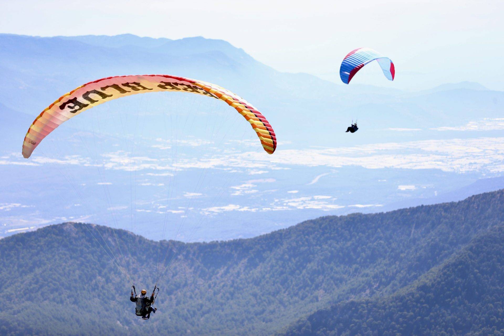 Çinli turistler Fethiye’ye akın etti: “Yamaç paraşütü yapan 3 kişiden biri Çinli”